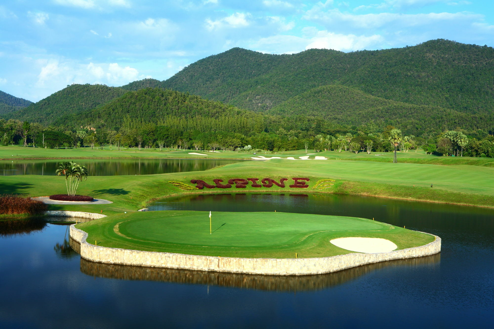 Ban Huai Sai Nua Alpine Golf Resort Chiang Mai מראה חיצוני תמונה